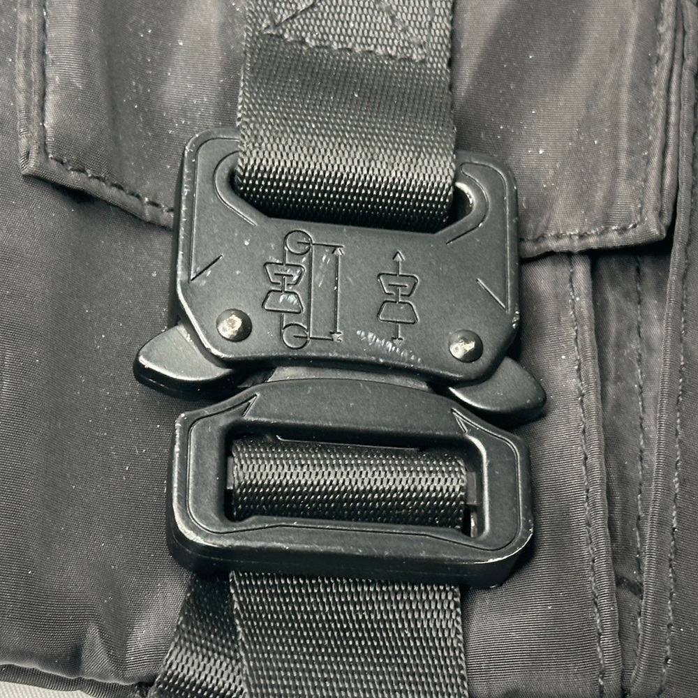 Sixth June Paris Tactical Chest Bag Sling Bag Black - Picture 4 of 7